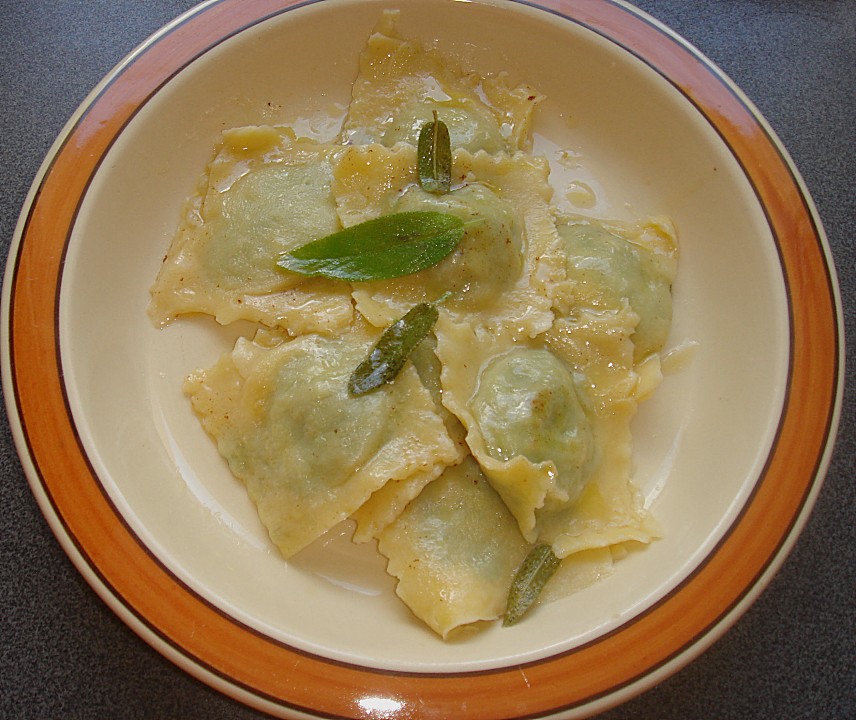 Ravioli mit Spinat - Basilikum - Pancetta - Füllung von Petra Regina ...