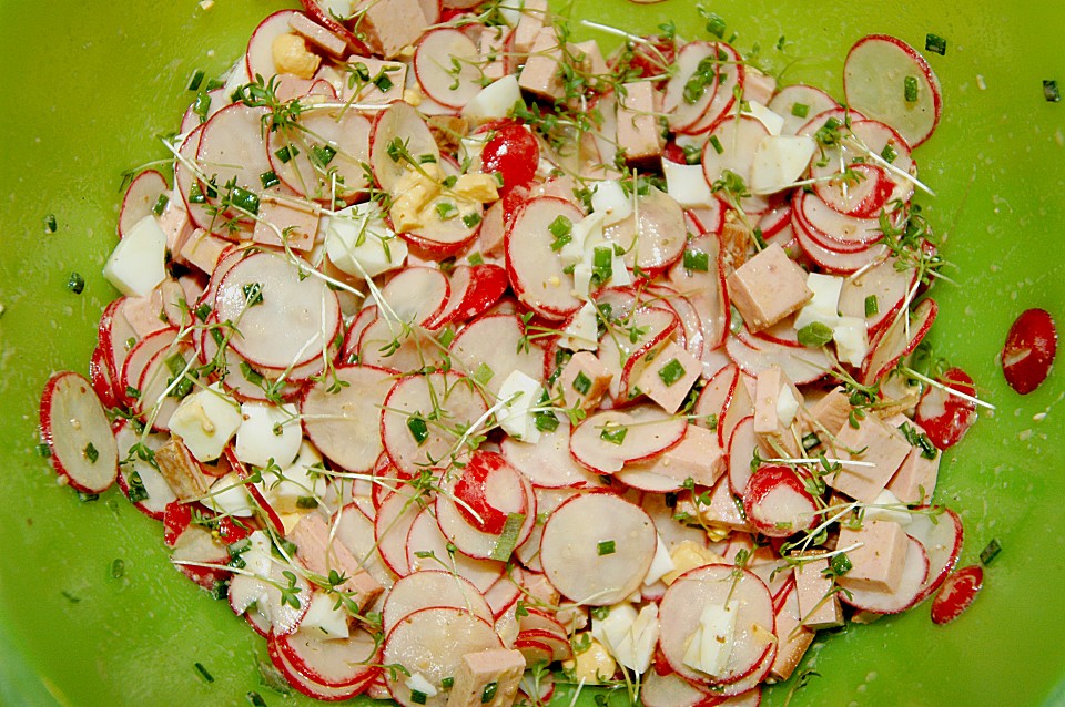 Radieschen - Kresse - Salat mit Leberkäse von Wüstensohn | Chefkoch.de