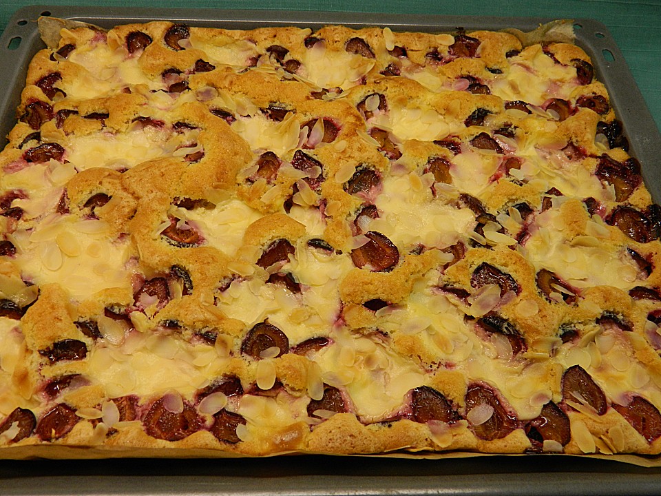 Pflaumen - Blechkuchen mit Mandelkruste von pinktroublebee | Chefkoch.de