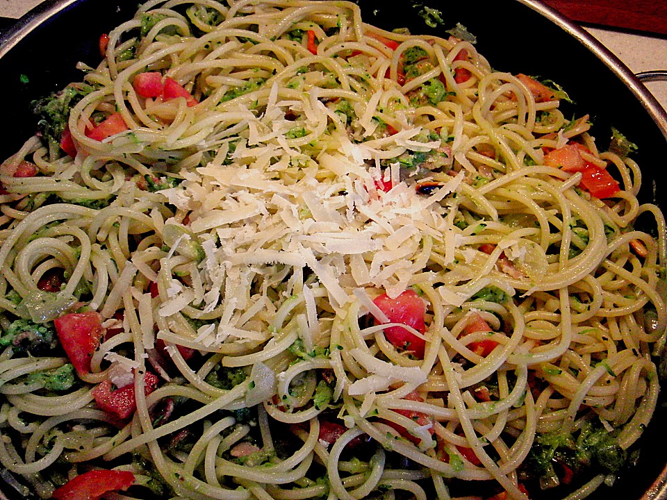 Spaghetti mit Zucchini von happycook75 | Chefkoch.de Spaghetti mit Zucchini von happycook75 | Chefkoch.de