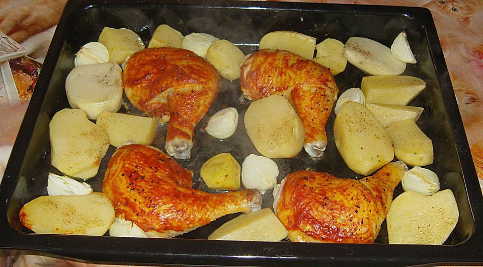Knusprige Hähnchenkeulen aus dem Ofen von mareikaeferchen | Chefkoch.de