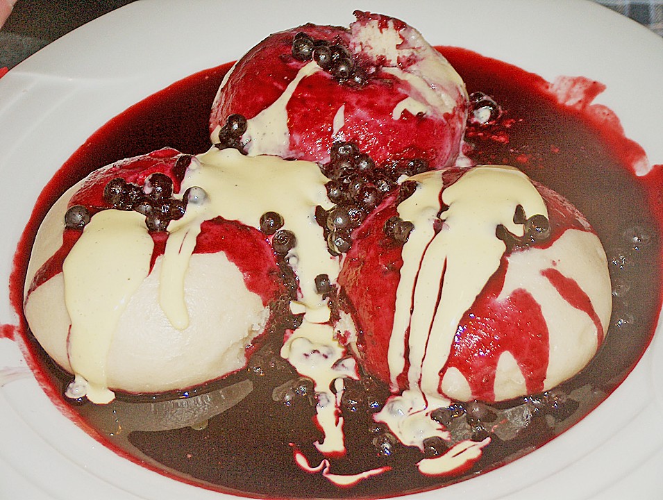 Dampfnudeln mit Kompott von 241970 | Chefkoch.de