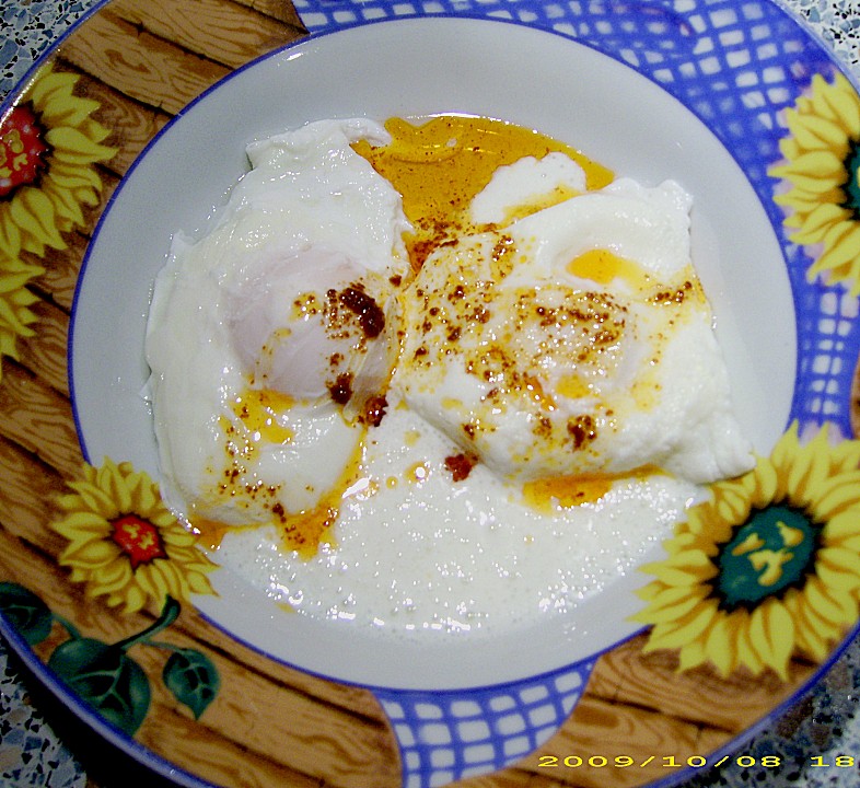 Verlorene Eier mit Joghurt von ThePizzaWoman | Chefkoch.de