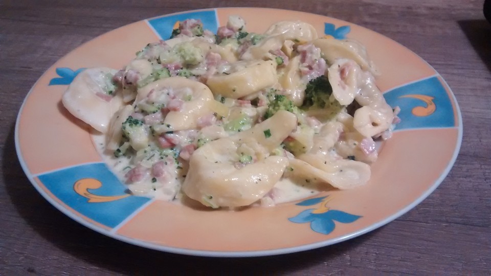 Tortellini in Schinken - Käse - Sahne - Soße von Joannya02 | Chefkoch.de