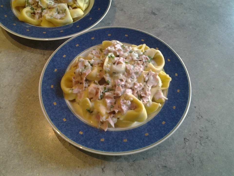 Tortellini in Schinken - Käse - Sahne - Soße von Joannya02 | Chefkoch.de