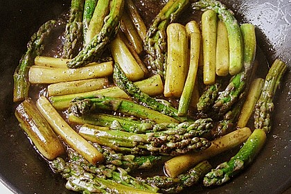 Gebratener grüner Spargel 21
