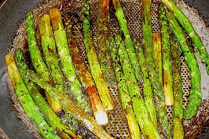 Gebratener grüner Spargel 40