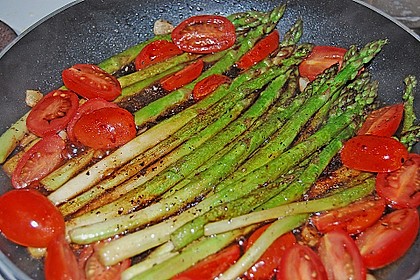 Gebratener grüner Spargel 23