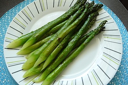 Gebratener grüner Spargel 28