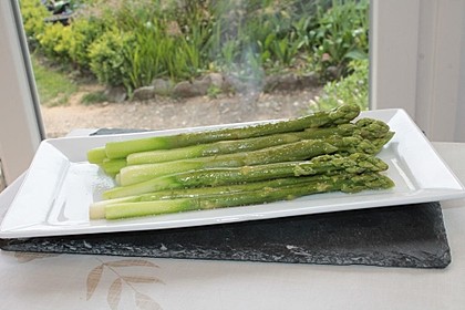 Gebratener grüner Spargel 35
