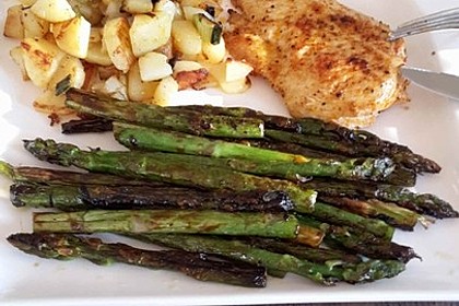 Gebratener grüner Spargel 25