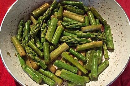 Gebratener grüner Spargel 27