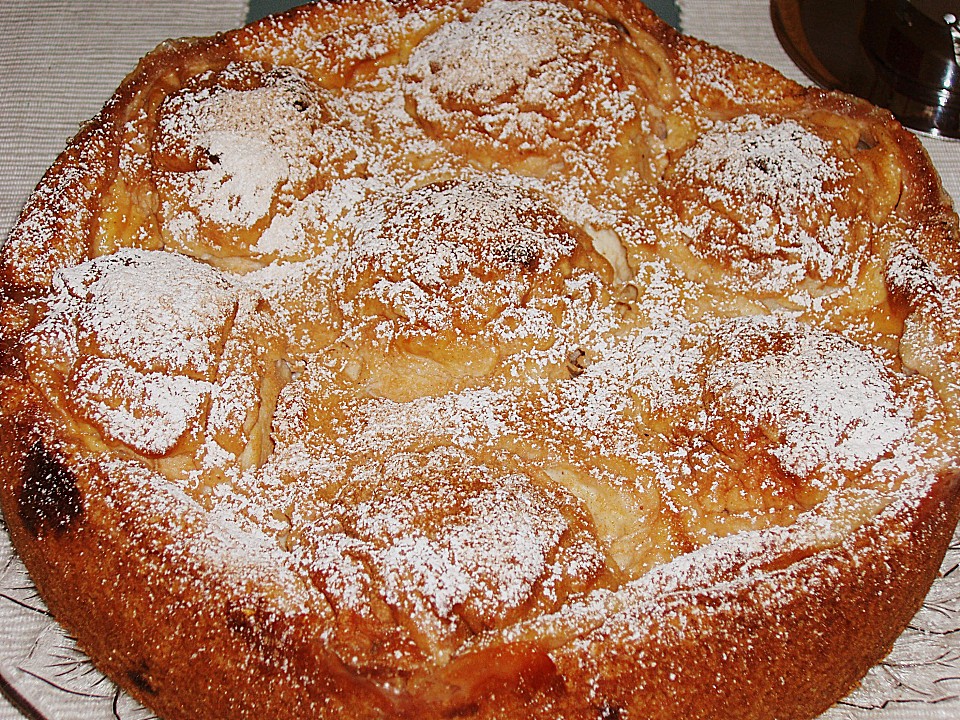 Bratapfelkuchen mit ganzen Äpfeln von sbreuer | Chefkoch.de