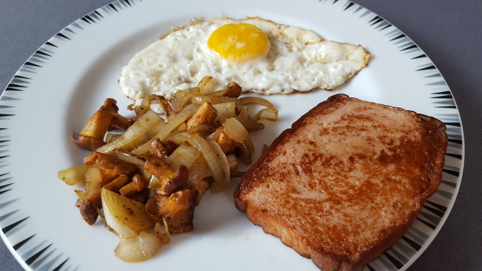 Leberkäse mit Zwiebeln und Spiegelei von susili101 | Chefkoch.de