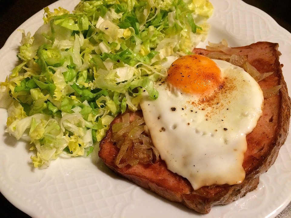 Leberkäse mit Zwiebeln und Spiegelei von susili101 | Chefkoch.de