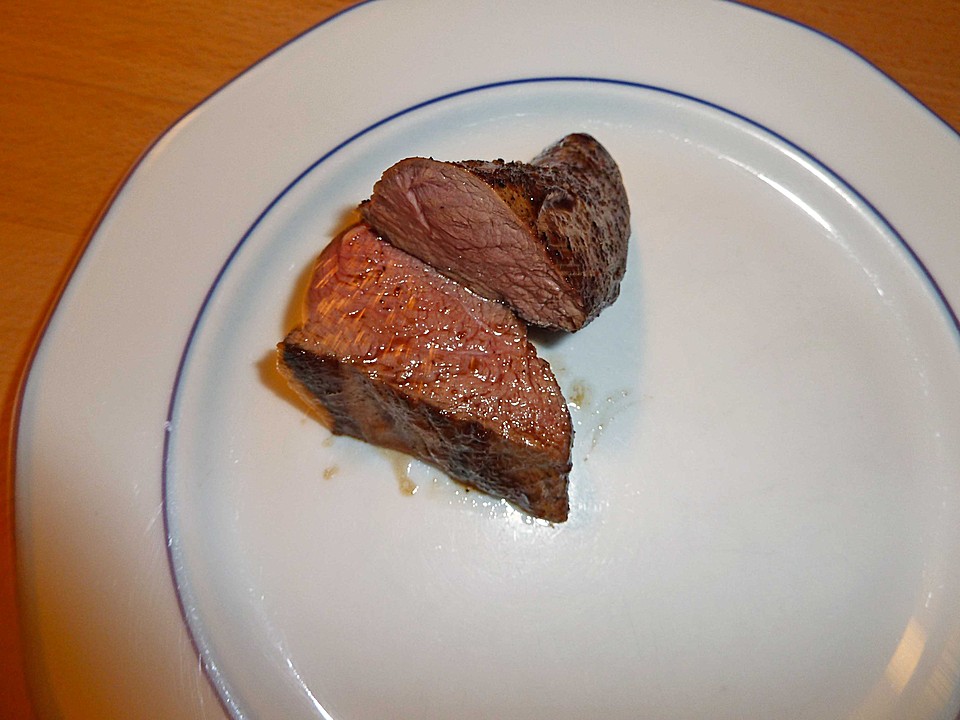 Hirschfilet rosa mit Niedrigtemperatur - Methode von Salomee | Chefkoch.de