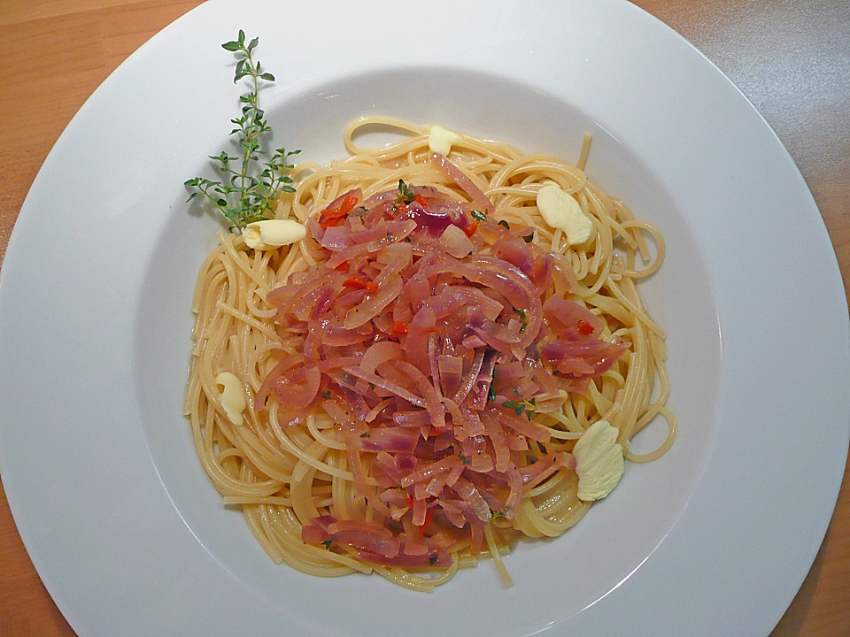 Spaghetti mit roten Zwiebeln von plumbum | Chefkoch.de
