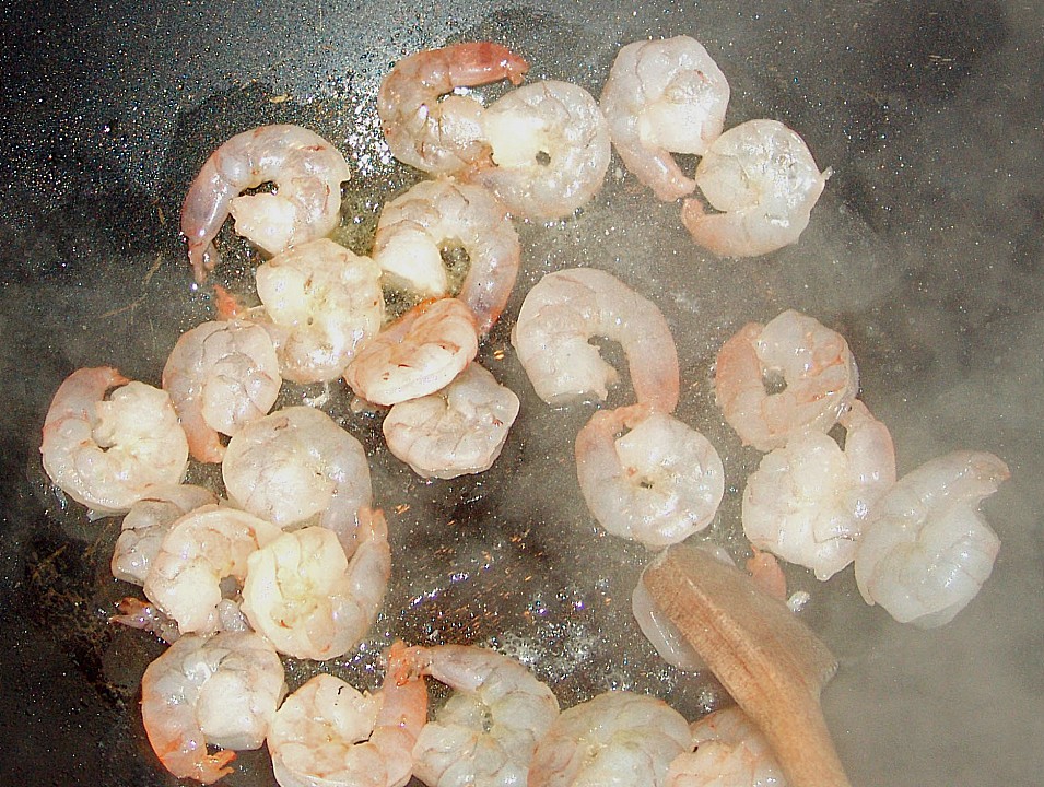 Jakobsmuscheln und Scampi mit Belugalinsen an Curryschaum von francette