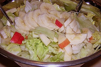 Eisbergsalat mit fruchtiger Note und Joghurt - Dressing 6