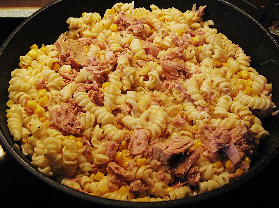 Gebratene Nudeln mit Thunfisch und Mais von Reismais | Chefkoch.de