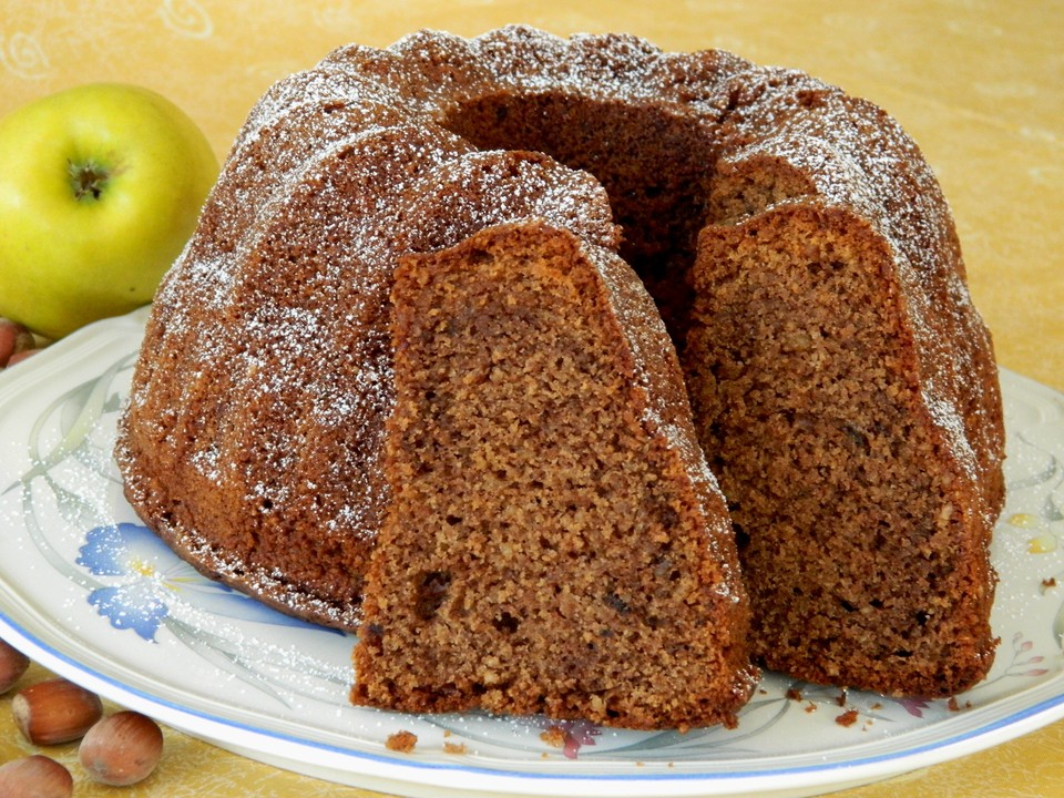 Apfel - Nuss - Gugelhupf von sunnyfan | Chefkoch.de