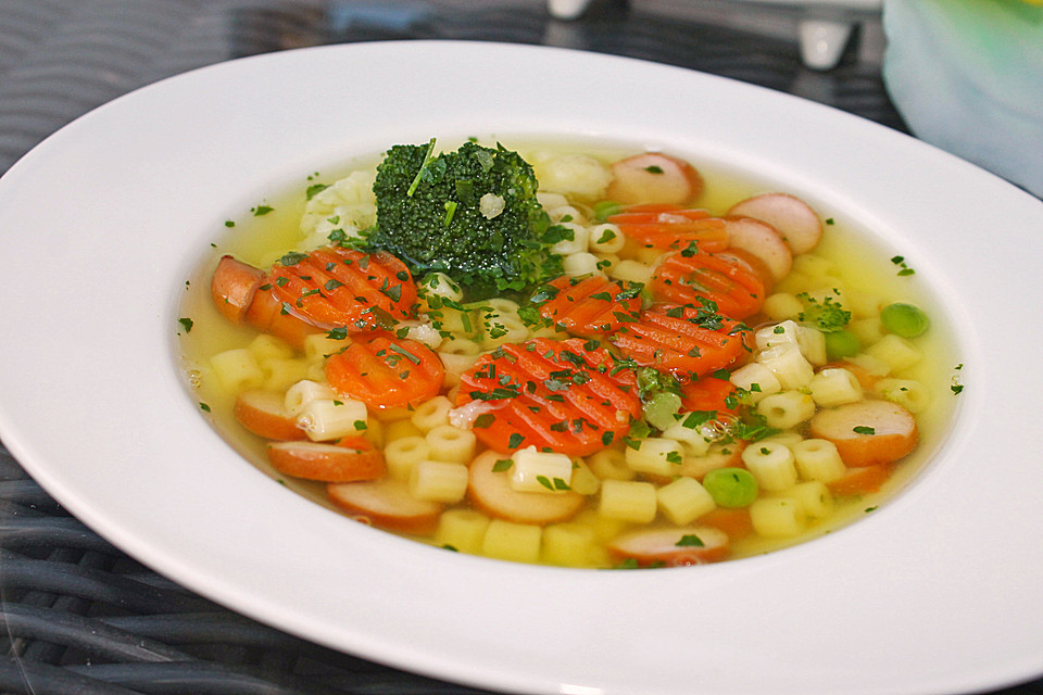 Einfache Gemüse - Nudel - Suppe von CookingJulie | Chefkoch.de