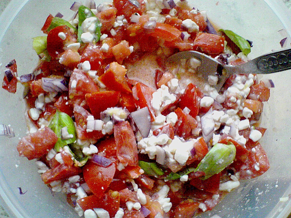 Tomatensalat mit körnigem Frischkäse von Daniela1603 | Chefkoch.de