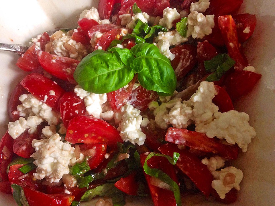 Tomatensalat mit körnigem Frischkäse von Daniela1603 | Chefkoch.de