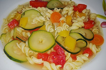 15 Minuten Gemüse-Nudel-Suppe 15