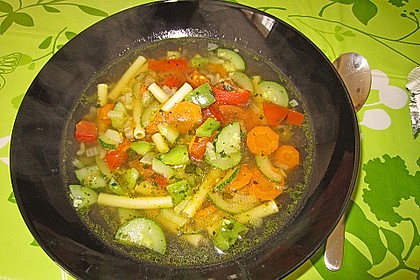 15 Minuten Gemüse-Nudel-Suppe 49