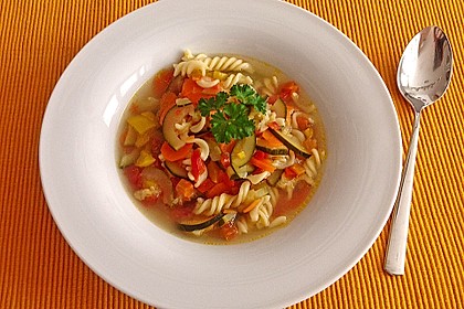 15 Minuten Gemüse-Nudel-Suppe 10