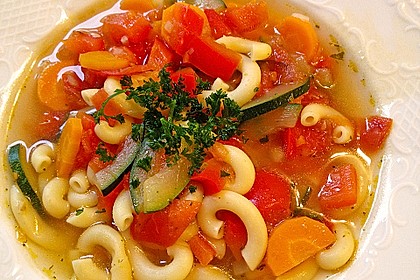 15 Minuten Gemüse-Nudel-Suppe 9