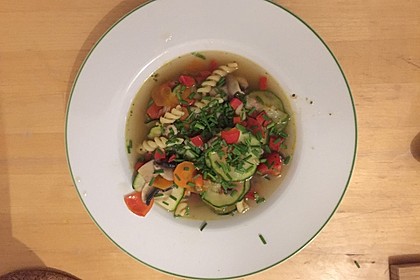 15 Minuten Gemüse-Nudel-Suppe 60