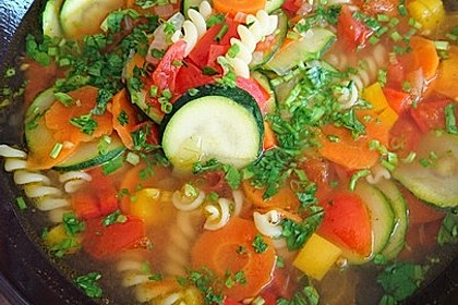 15 Minuten Gemüse-Nudel-Suppe 8