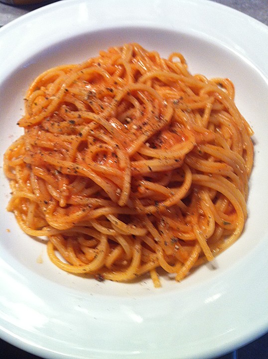 Spaghetti mit Tomaten - Sahne - Sauce von Sandyhase | Chefkoch.de