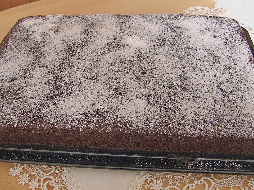 Kakao - Buttermilch - Blechkuchen mit Früchten von kamischa | Chefkoch.de