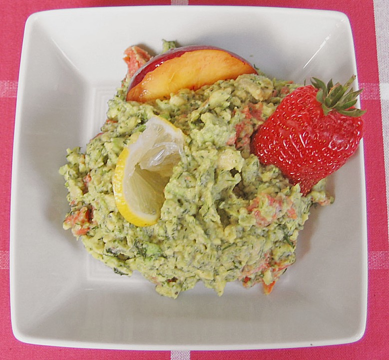 Avocado mit Räucherlachs als Vorspeise von Laurin1 | Chefkoch.de