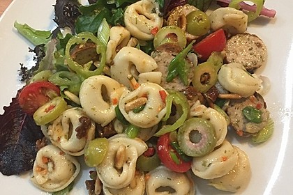 Tortellinisalat mediterraner Art 17