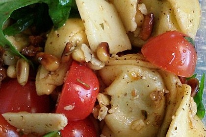 Tortellinisalat mediterraner Art 24