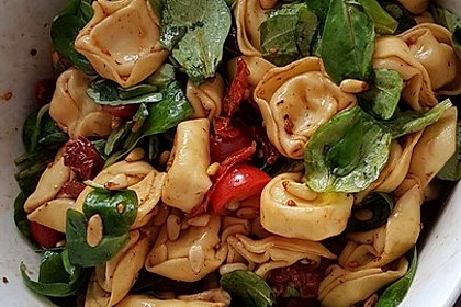 Tortellinisalat mediterraner Art 3