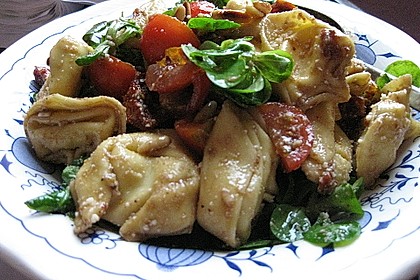 Tortellinisalat mediterraner Art 29