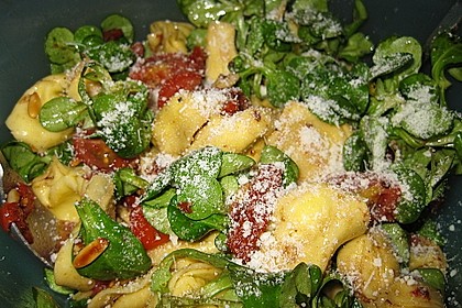 Tortellinisalat mediterraner Art 20