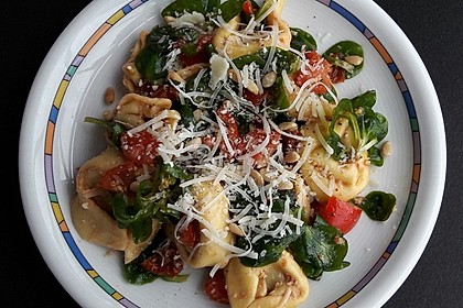 Tortellinisalat mediterraner Art 12