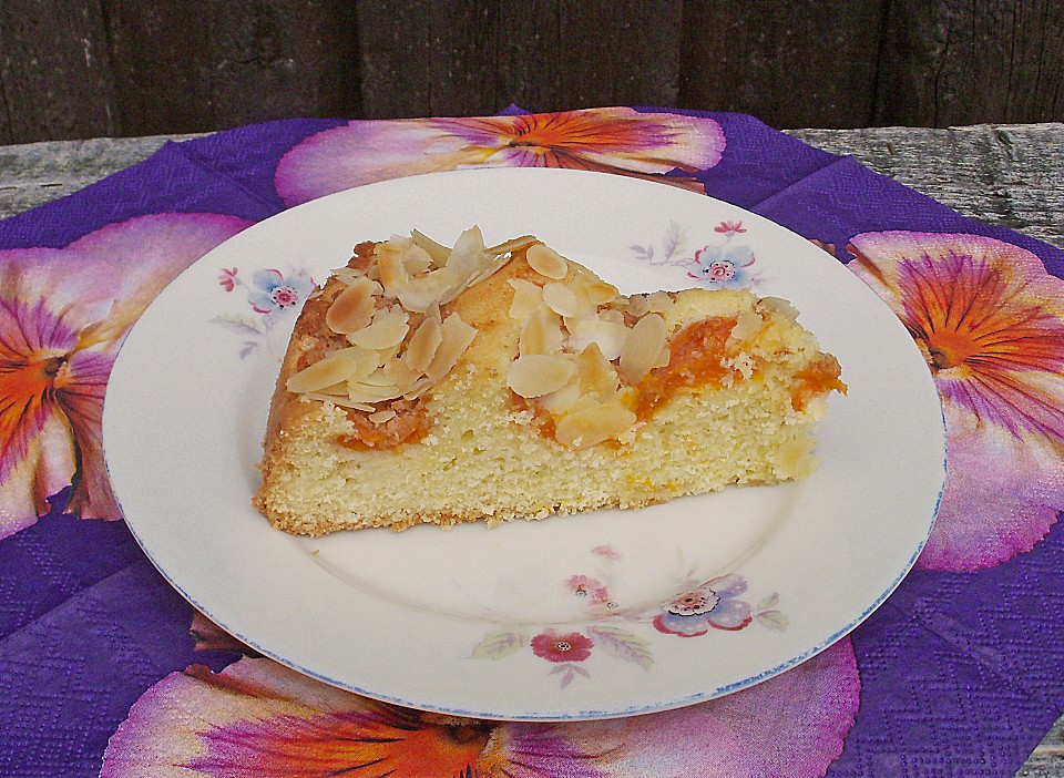 Aprikosen - Amarettini - Kuchen von MausiT | Chefkoch.de