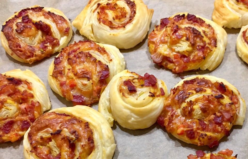 Blätterteig Pizza - Schnecken von Lädde | Chefkoch.de Blätterteig Pizza - Schnecken von Lädde | Chefkoch.de