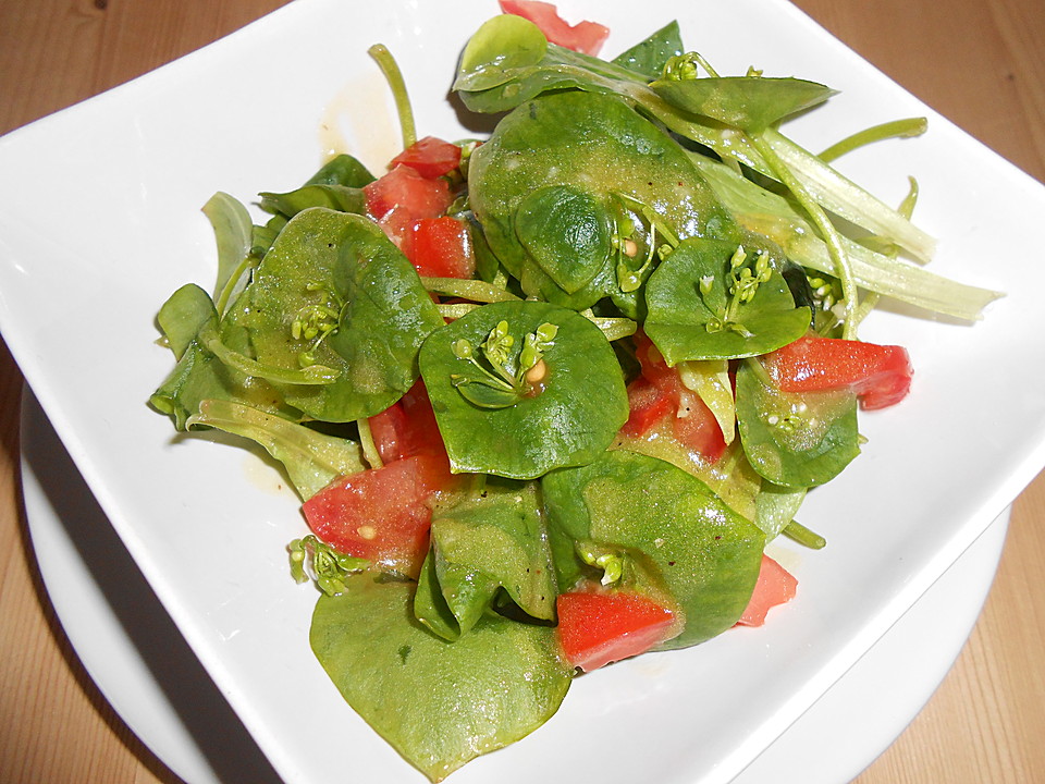 Feldsalat mit Knoblauch - Tomatendressing von ilcet | Chefkoch.de