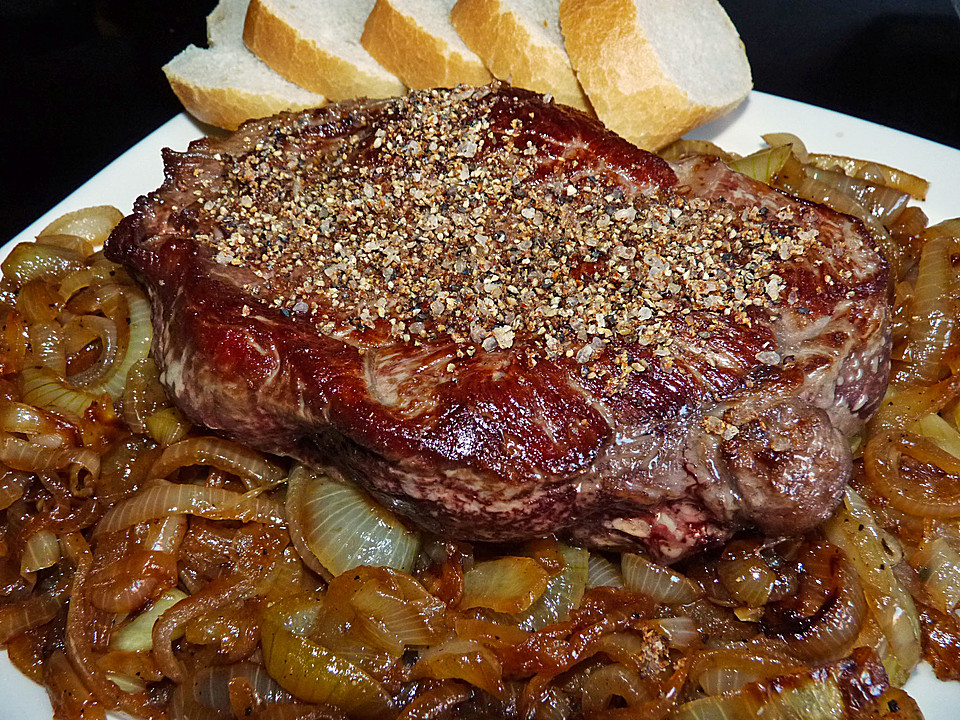 Steaks mit Zwiebeln von MReinart | Chefkoch.de