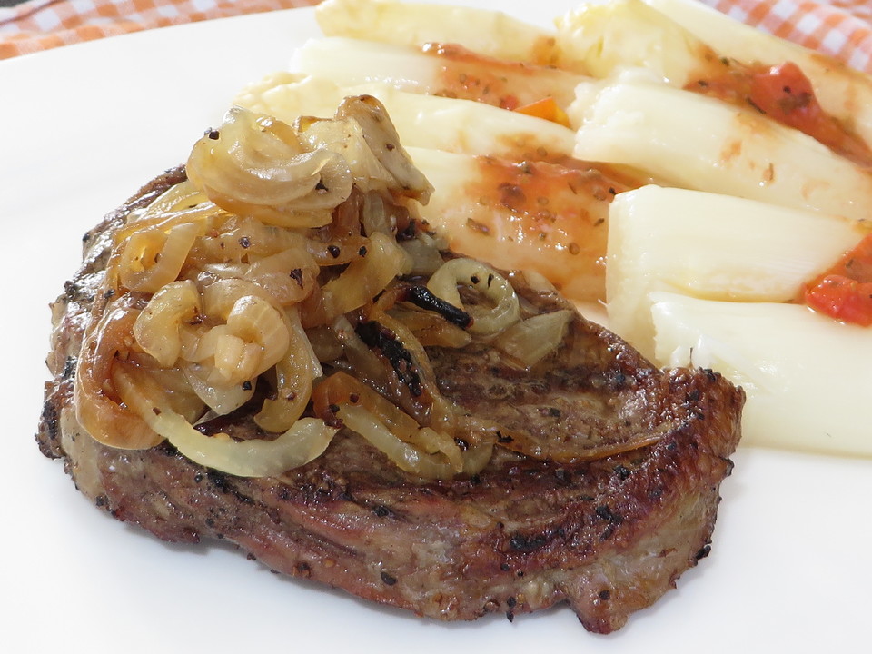 Steaks mit Zwiebeln von MReinart | Chefkoch.de