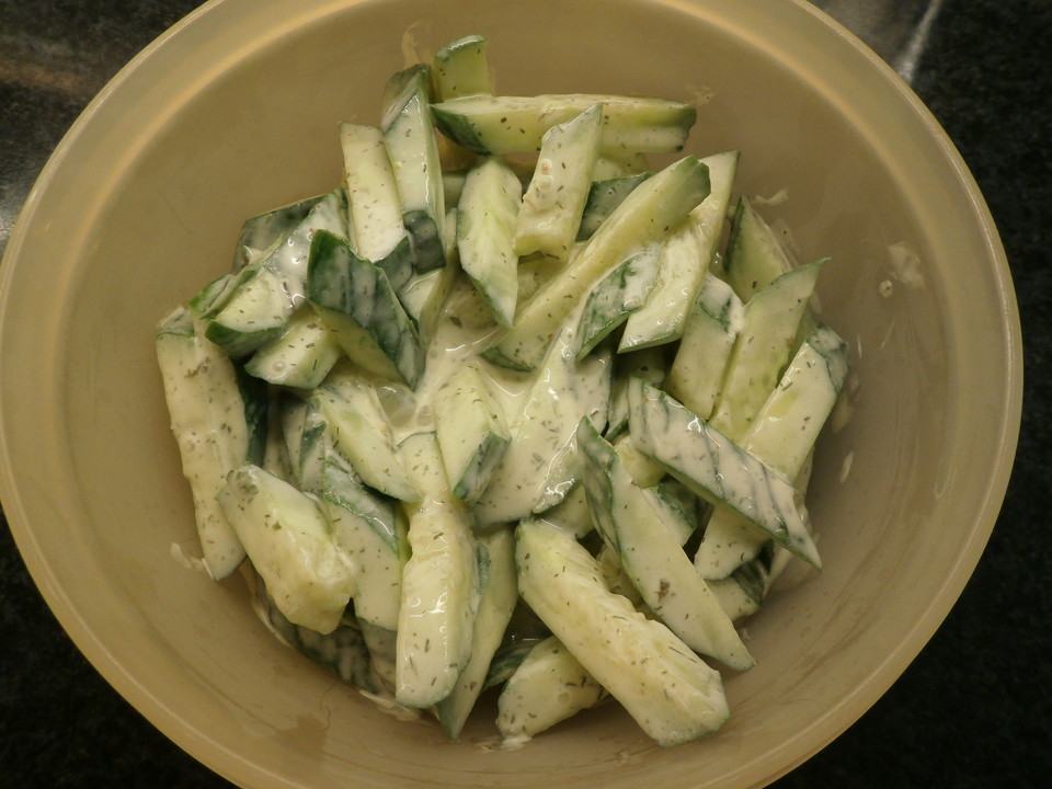 Gurkensalat mit saurer Sahne und Dill von Köchin_Moni | Chefkoch.de
