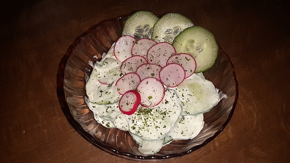 Gurkensalat mit saurer Sahne und Dill von Köchin_Moni | Chefkoch.de